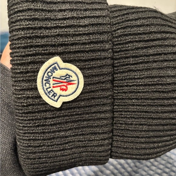 Louis Vuitton and Moncler beanie bundle - Picture 5 of 6